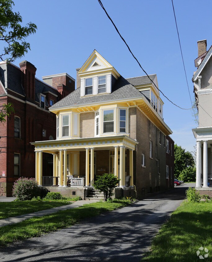 690 Madison Ave, Albany, NY 12208 Apartments in Albany, NY