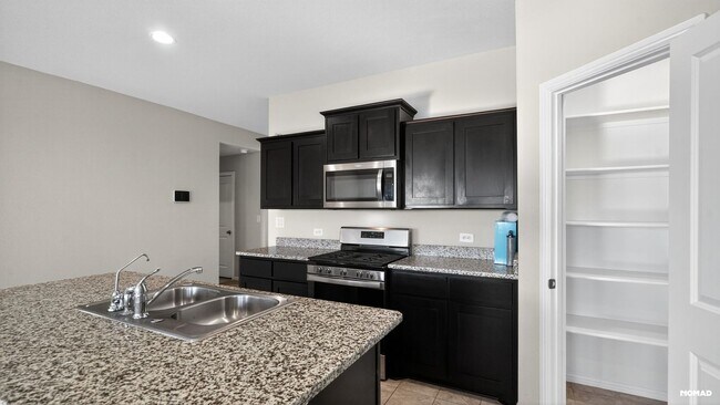 Foto del edificio - 4 Bedroom 2 Bath Single Family Home in Odessa