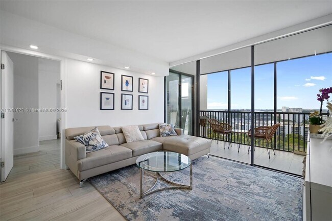 Foto del edificio - 20301 W Country Club Dr