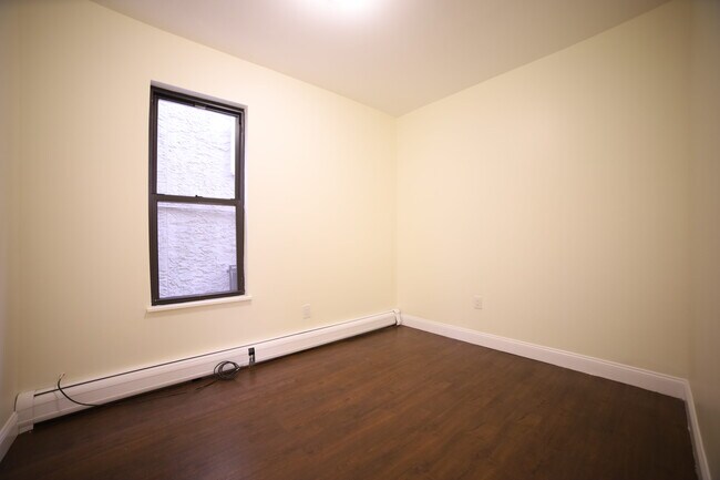 Foto del edificio - 852 W Side Ave