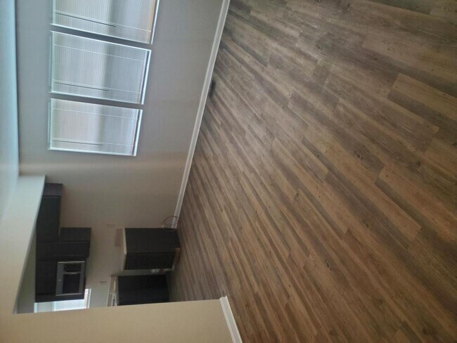 Building Photo - 632 Derrer Rd