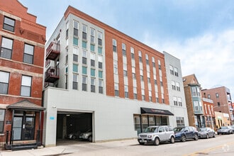 Building Photo - 2356 N Elston Ct