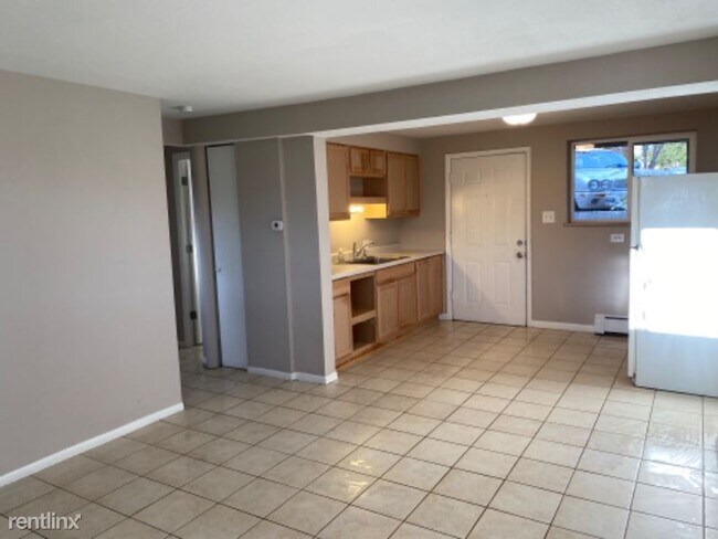 Building Photo - 2 br, 1 bath Apartment - 1128 Xanthia St