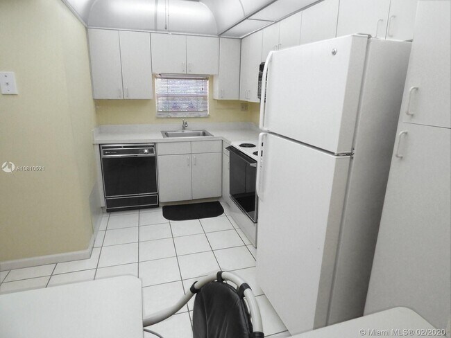 Foto del edificio - 8921 S Hollybrook Blvd