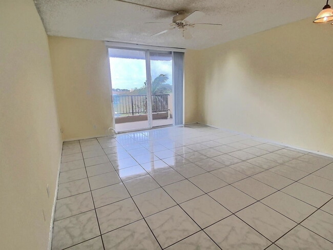 Building Photo - 1421 S Ocean Blvd