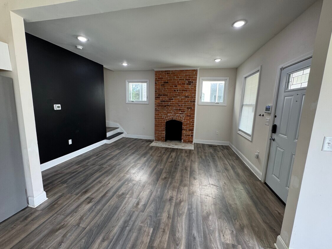 Foto principal - 1210 E Whittier St
