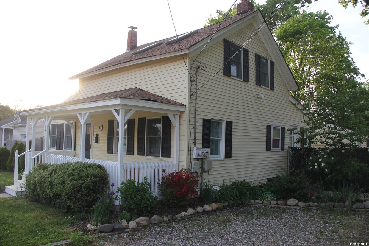Primary Photo - 47 Henry St