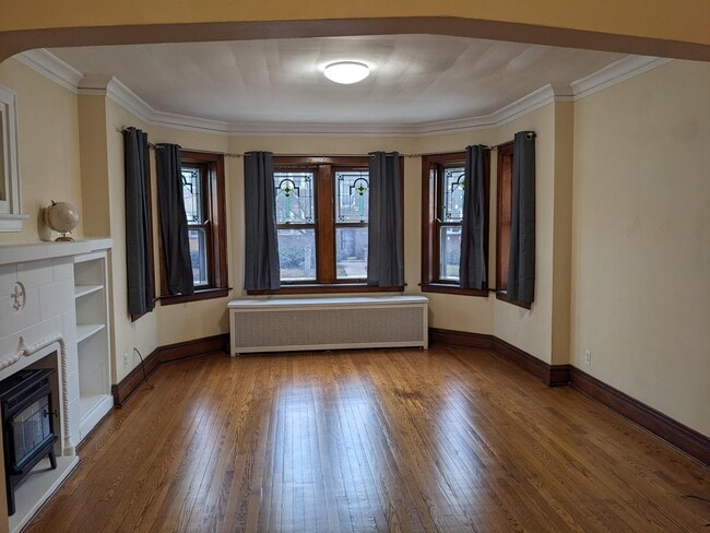 Building Photo - 1833 Gunderson Ave