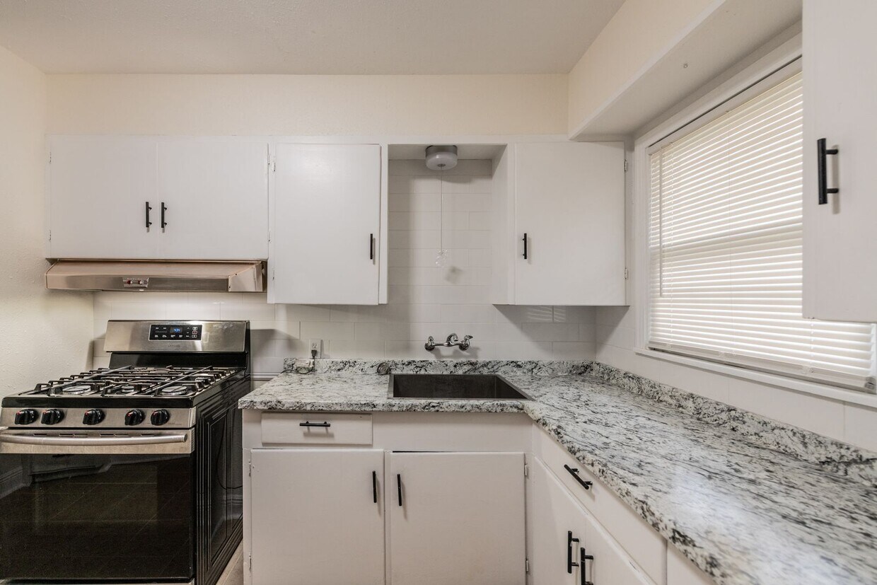 Foto del edificio - 715-717 Carney St