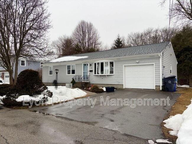 Building Photo - 128 Thurston St