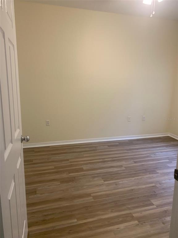 Foto del edificio - 8102 Lillies Way