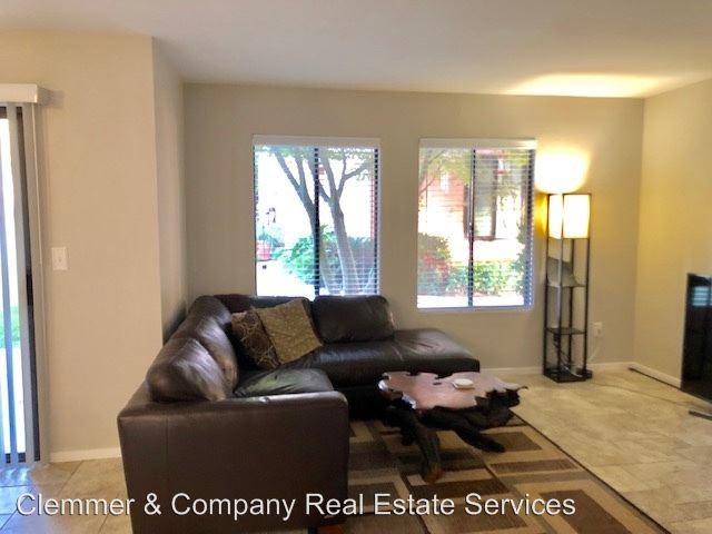Building Photo - 14500 Las Palmas Dr