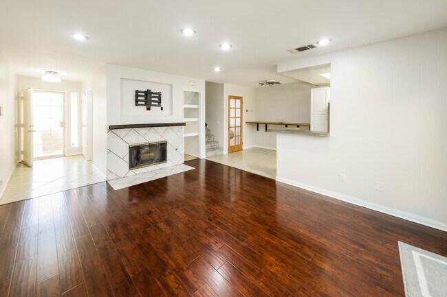 Foto del edificio - 1465 E Lexington Ave