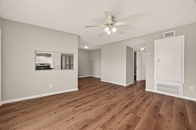 Livingroom - Jackie of Houston
