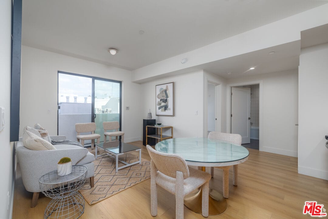 Primary Photo - 1822 Overland Ave