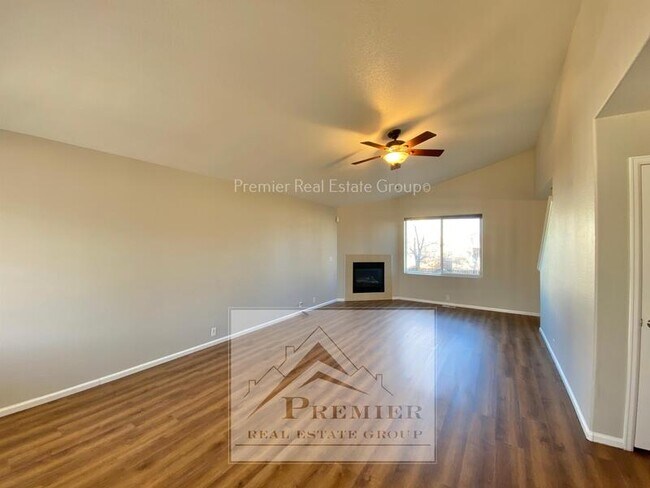 Building Photo - 7251 Bentwater Dr