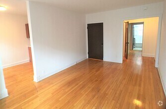 Building Photo - 1060 W Cornelia Ave