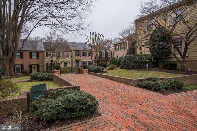 Foto del edificio - 5103 Westbard Ave