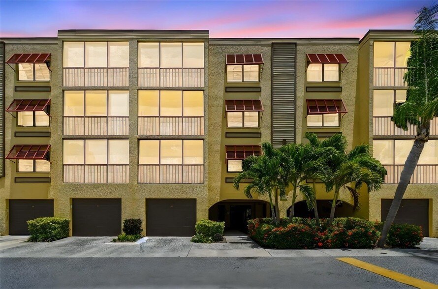Foto principal - 5817 Park St N