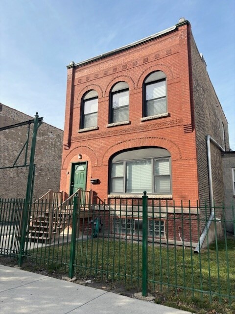 Primary Photo - 2536 S Millard Ave