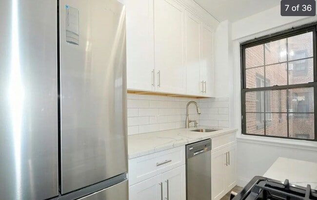 Building Photo - 209 Garth Rd