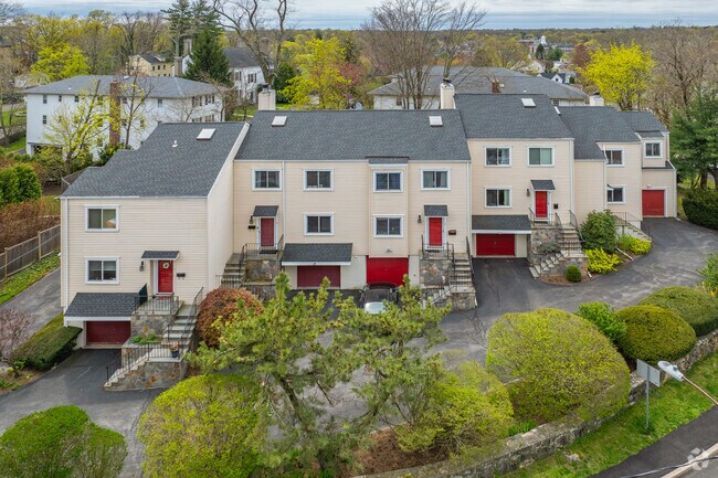 Building Photo - 6 Nassau Pl