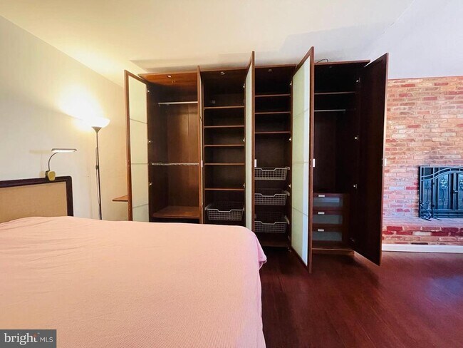 Foto del edificio - 928 Venice Dr