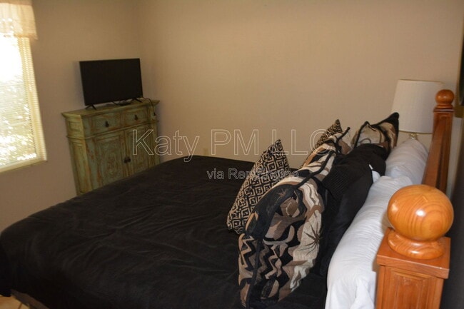 Building Photo - 14405 W Greystone Dr