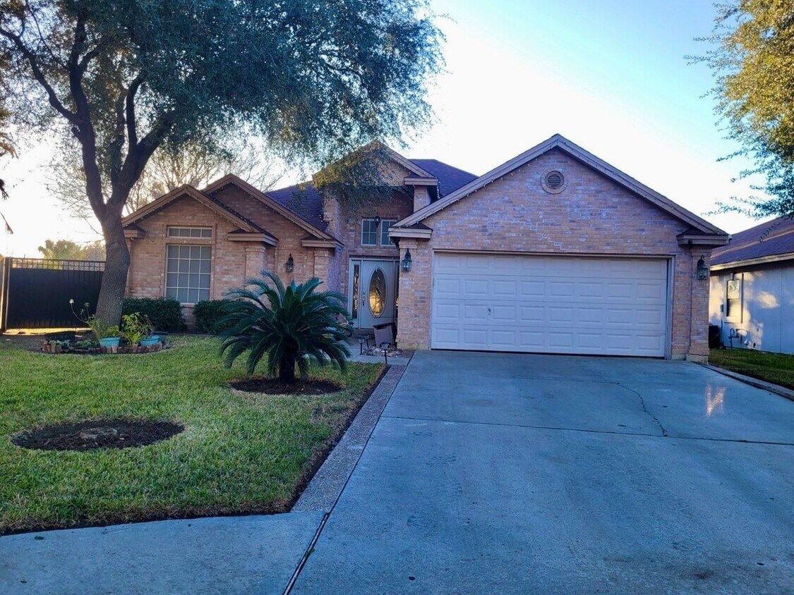 Primary Photo - 10205 Manzanares Dr