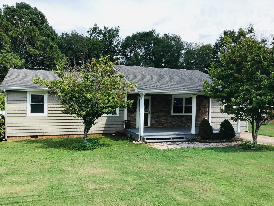 Primary Photo - 182 Rogers Dr