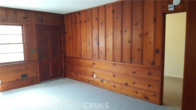 Foto del edificio - 127 N Grand Ave