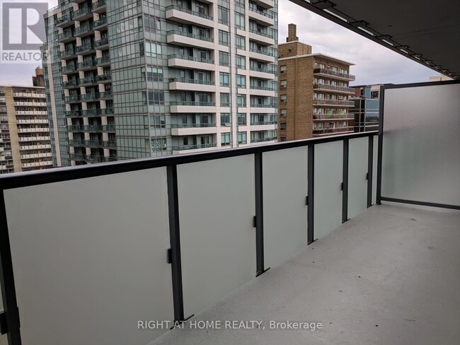 Building Photo - 125 Redpath Ave