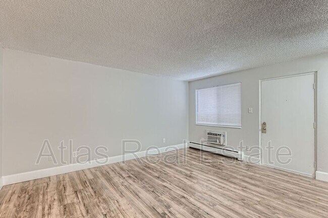 Building Photo - 4510 W St Clair Pl