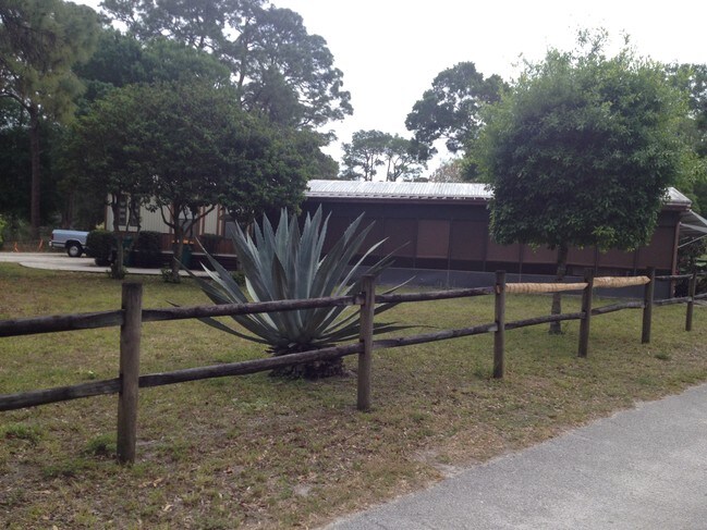 Foto del edificio - Hibiscus Mobile Haven