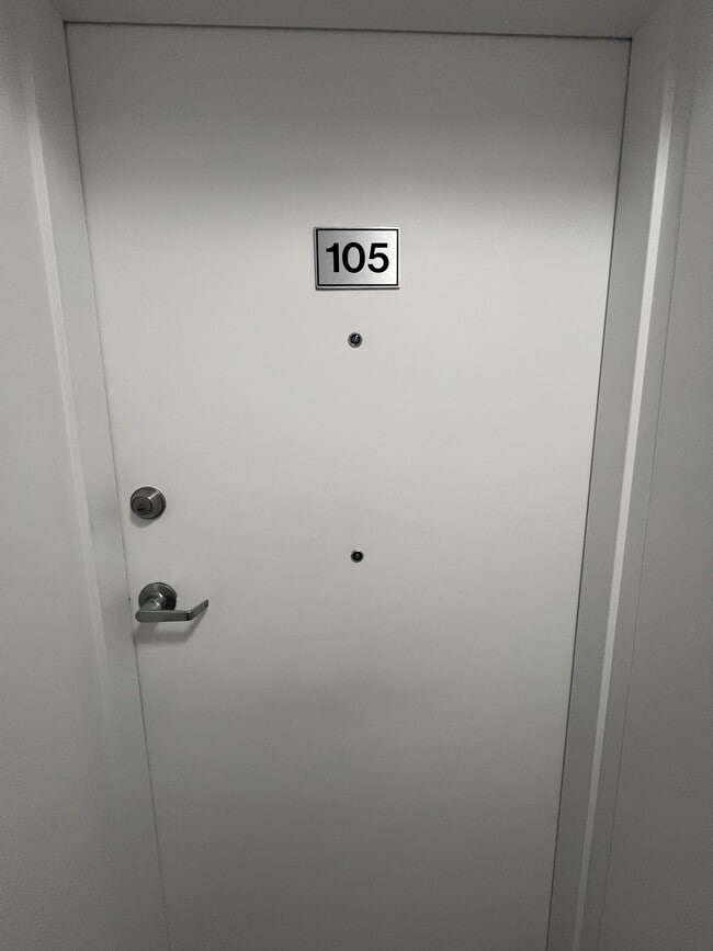 Building Photo - 630 Cummings Ave