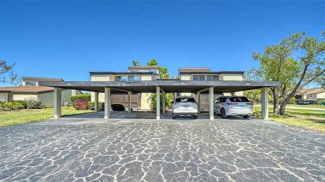 Foto del edificio - 712 White Pine Tree Rd