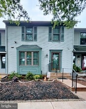 Building Photo - 18 Hopton Ct