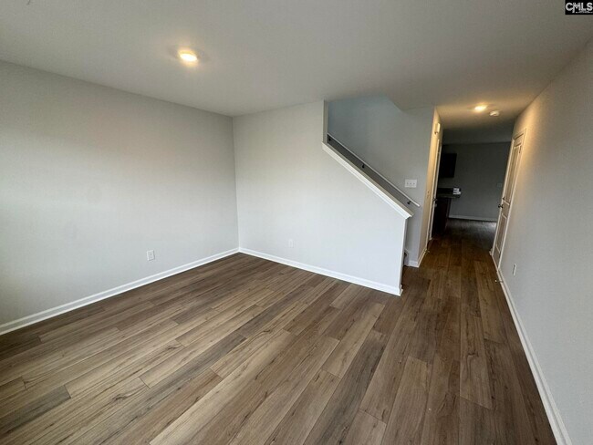 Building Photo - 6023 Edgemont Ct