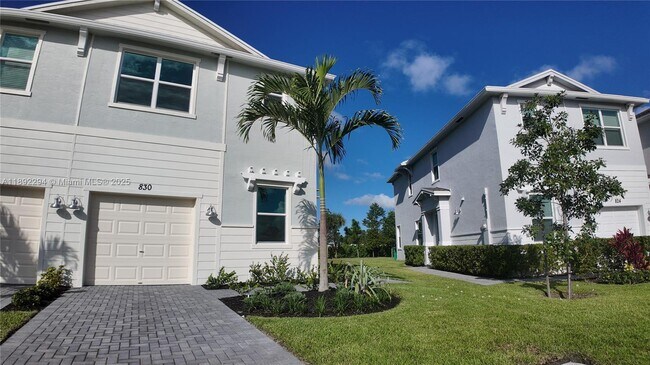 Foto del edificio - 830 SE grovebush Ln