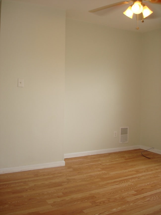 living room - 28 Chapel Ave