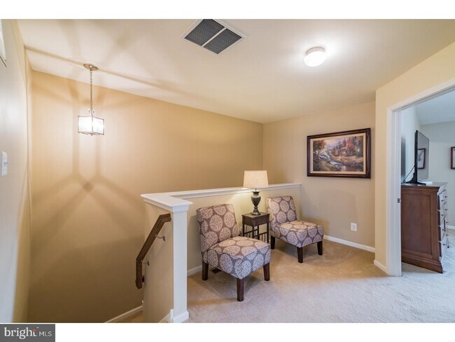 Building Photo - 118 Oak Ridge Dr