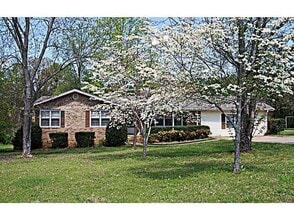 Building Photo - 180 Bruce Ct