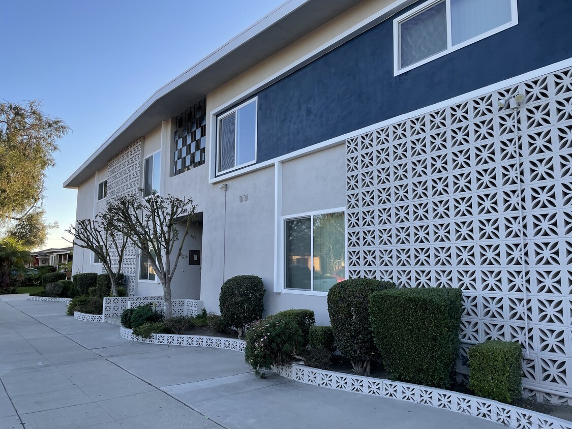 Fachada del edificio - 6549 Johnson Ave