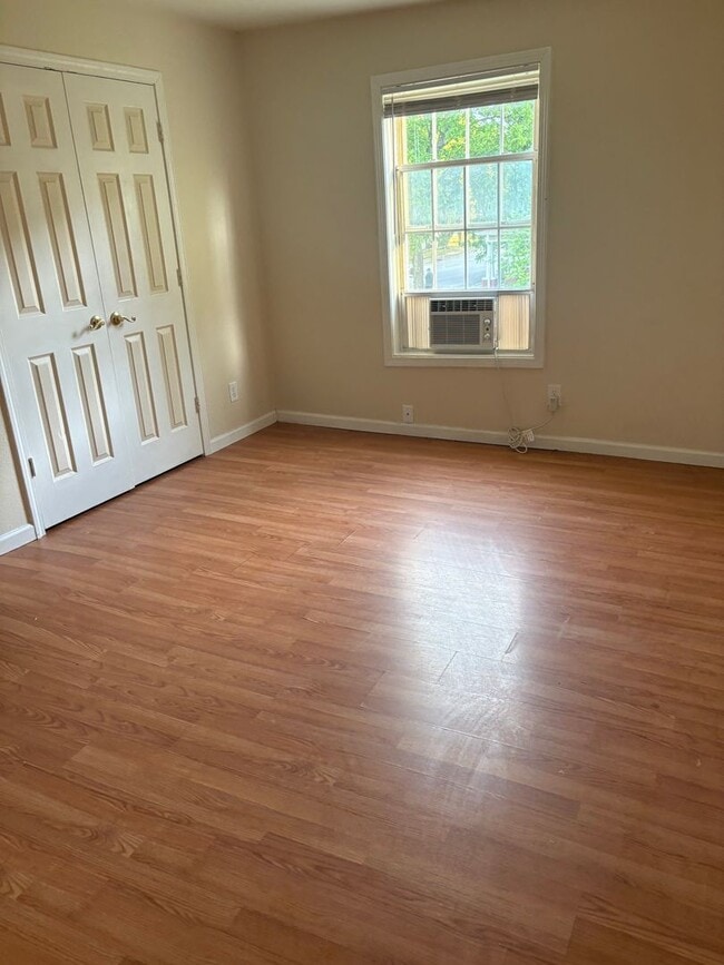 Building Photo - Etowah 37331 - Now available, 1-bedroom, 1-bath apartment conveniently located in Etowah! - Conta...