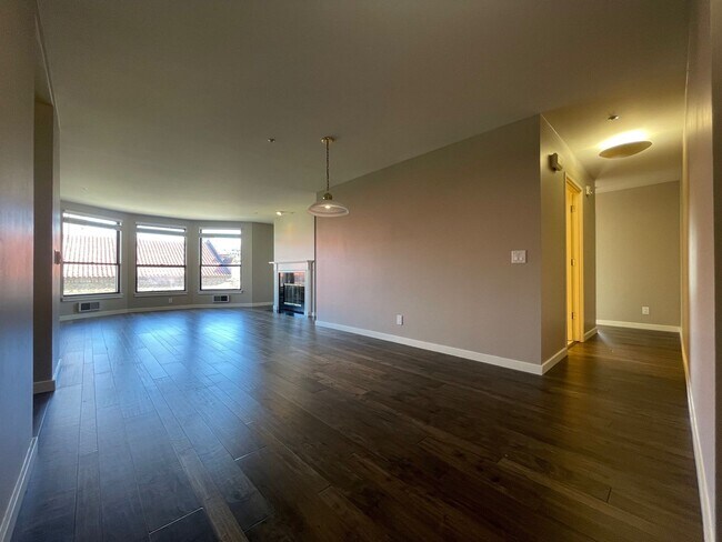 Building Photo - 1776 Sacramento St. Unit #404