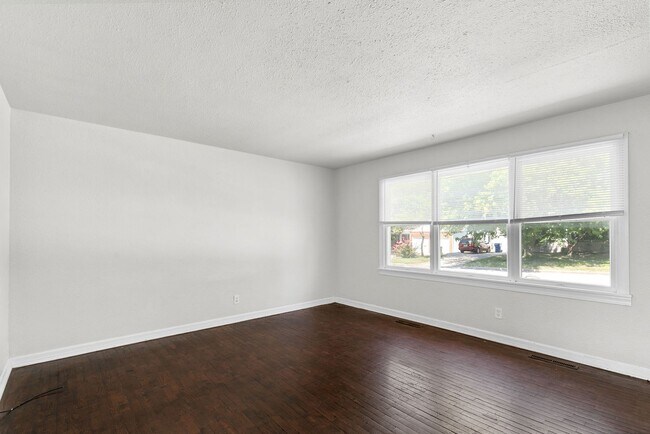 Building Photo - Stanford Duplex