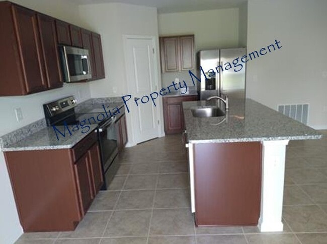 Foto del edificio - 1067 Kobuk St