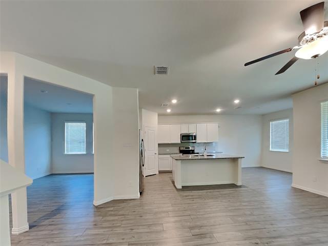 Foto del edificio - 514 Robinson Wy