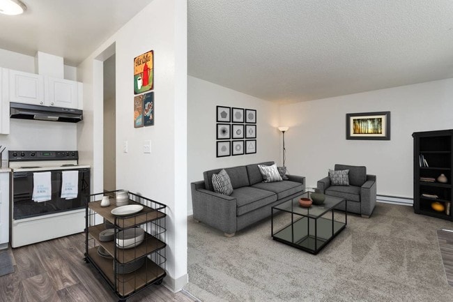 Building Photo - Executive 1801