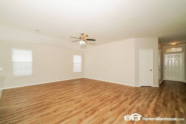 Foto del edificio - $500 off 2nd months rent. One Story 3 bedr...